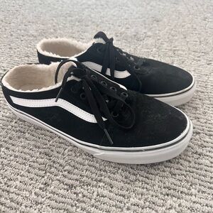 Women’s Vans Black and White Sneakers with Fur Lining